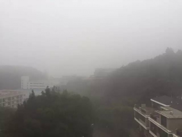 騰云駕霧、雷電大雨，廈門又被屏蔽了，還有一個(gè)寒潮正在路上......