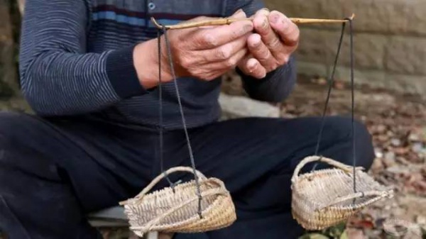 活著已是奇跡所以他堅(jiān)持做灌口好人……