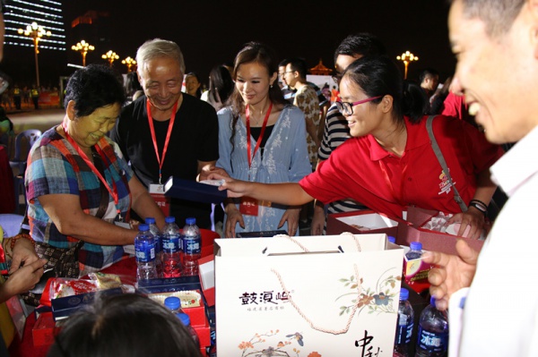重磅推薦！全廈門(mén)規(guī)模最大的中秋博餅嘉年華在集美新城開(kāi)幕啦！