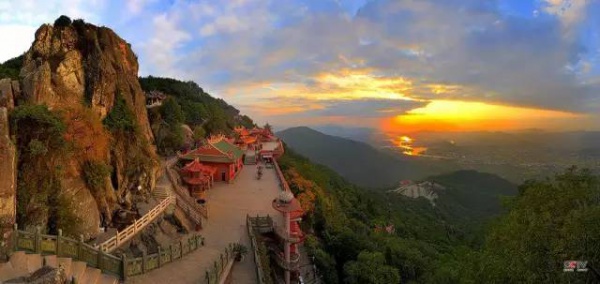 集美周邊游丨觀云海，看群峰，這里是閩南地區第一仙山！