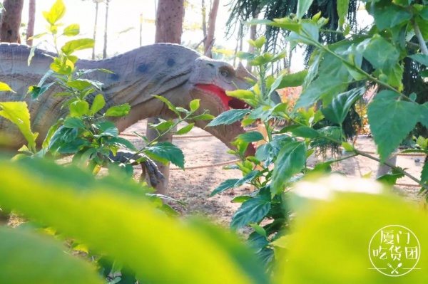 嚇尿！園博苑驚現“侏羅紀公園”，恐龍復活了？！