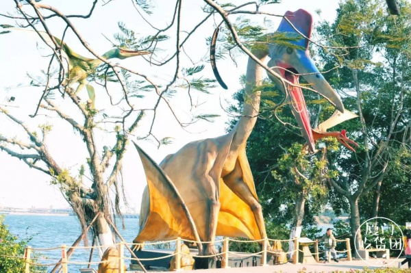 嚇尿！園博苑驚現“侏羅紀公園”，恐龍復活了？！