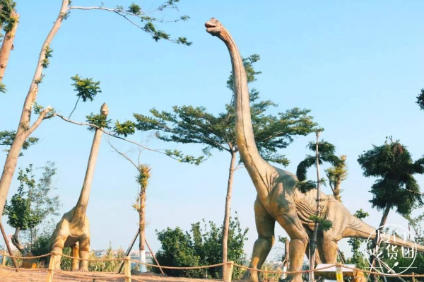 嚇尿！園博苑驚現“侏羅紀公園”，恐龍復活了？！