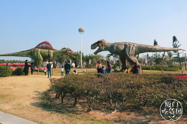 嚇尿！園博苑驚現“侏羅紀公園”，恐龍復活了？！