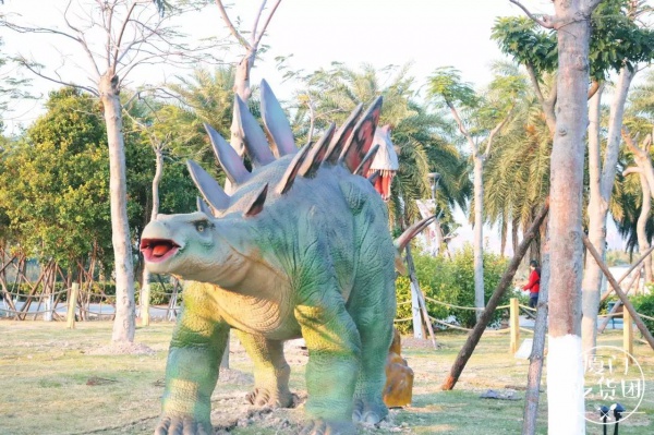 嚇尿！園博苑驚現“侏羅紀公園”，恐龍復活了？！