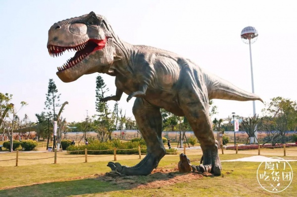 嚇尿！園博苑驚現“侏羅紀公園”，恐龍復活了？！