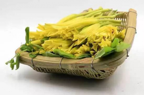 這8種常吃的食品不注意會中毒！不只四季豆和黃花菜，竟然還有…