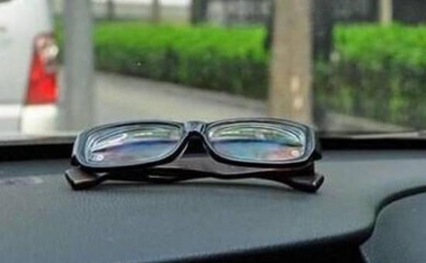 開車人注意了！放在車內的礦泉水到底能不能喝？知道真相后我驚呆了。。。