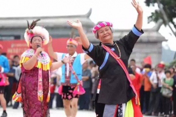 海滄又出名了！昨天幾千人在青礁慈濟(jì)祖宮同時(shí)做這事，轟動(dòng)整個(gè)廈門！