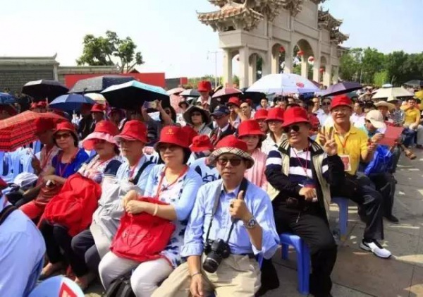 海滄又出名了！昨天幾千人在青礁慈濟(jì)祖宮同時(shí)做這事，轟動(dòng)整個(gè)廈門！