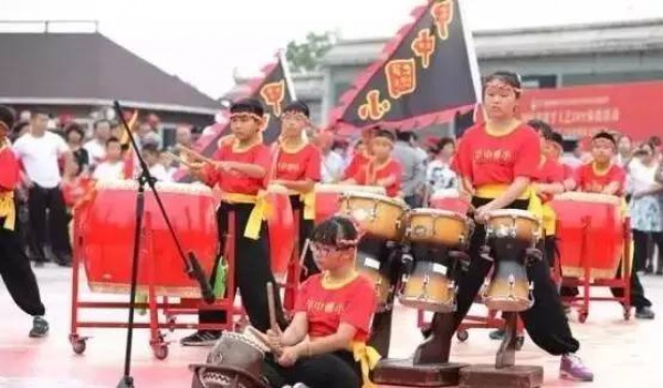 海滄又出名了！昨天幾千人在青礁慈濟(jì)祖宮同時(shí)做這事，轟動(dòng)整個(gè)廈門！