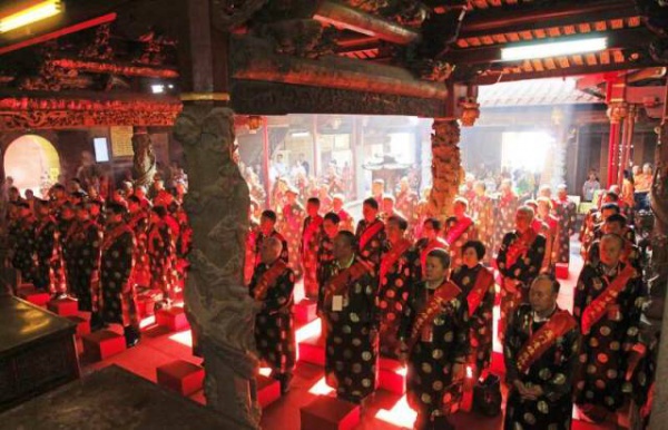 海滄又出名了！昨天幾千人在青礁慈濟(jì)祖宮同時(shí)做這事，轟動(dòng)整個(gè)廈門！
