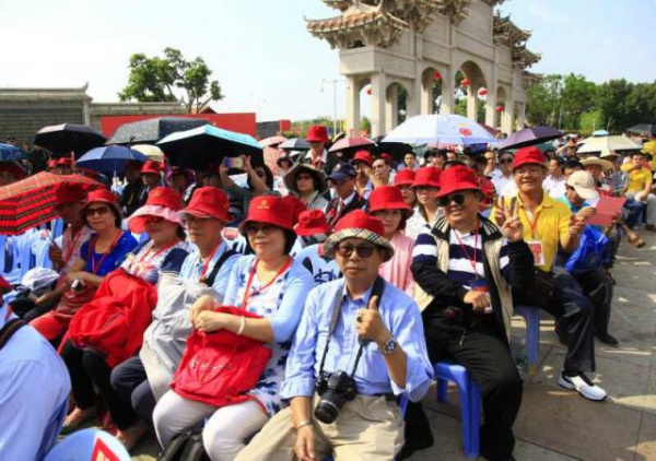 海滄又出名了！昨天幾千人在青礁慈濟(jì)祖宮同時(shí)做這事，轟動(dòng)整個(gè)廈門！