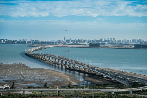 集美大橋“星點(diǎn)綴”廈門大橋“相交錯(cuò)”！“四橋一隧”將華麗變身~