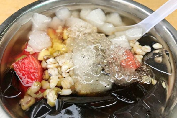 在廈門，沒吃過這11碗四果湯，簡(jiǎn)直對(duì)不起夏天！
