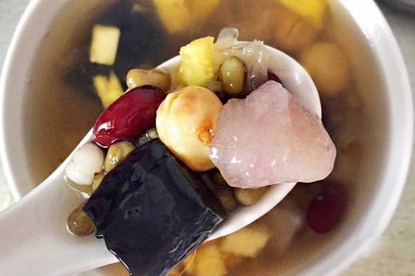 在廈門，沒吃過這11碗四果湯，簡(jiǎn)直對(duì)不起夏天！