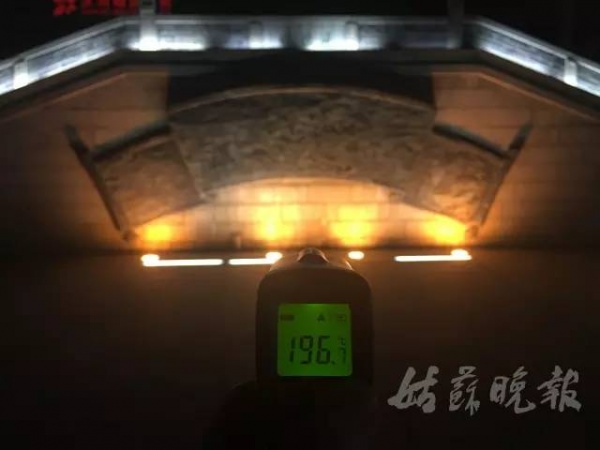 廣場(chǎng)上就碰了一下這東西，三歲女孩立馬倒地身亡……家長(zhǎng)一定要當(dāng)心！