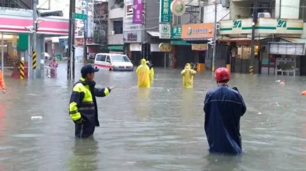 紅色預警！“納沙”今晨在福清登陸！“海棠”緊隨其后！強風+豪雨將橫掃廈門等地…