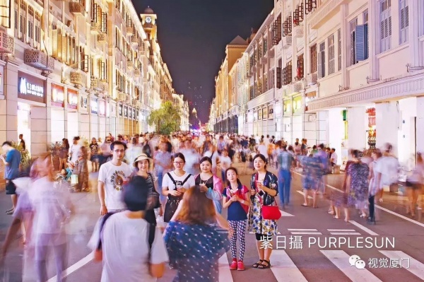 不同時期的廈門中山路夜景，90年代最美，現在效果如金磚