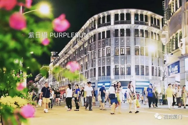 不同時期的廈門中山路夜景，90年代最美，現在效果如金磚