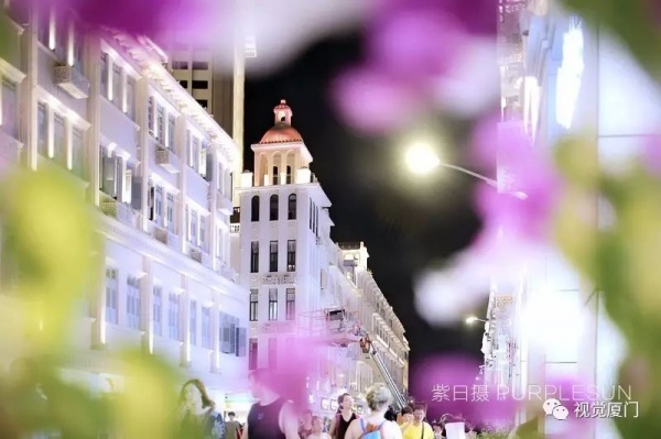 不同時期的廈門中山路夜景，90年代最美，現在效果如金磚