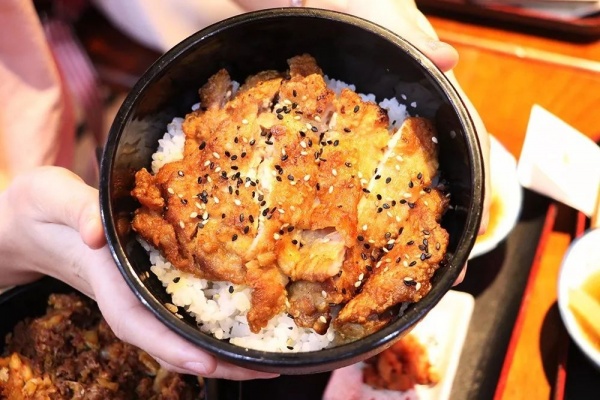 拯救午餐糾結癥！廈門這家日式定食讓你吃飽每一天，一周不重樣兒
