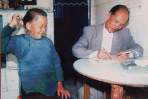日漸走遠(yuǎn)的“寡婦村”重返銅缽村探尋30年的悲歡離合